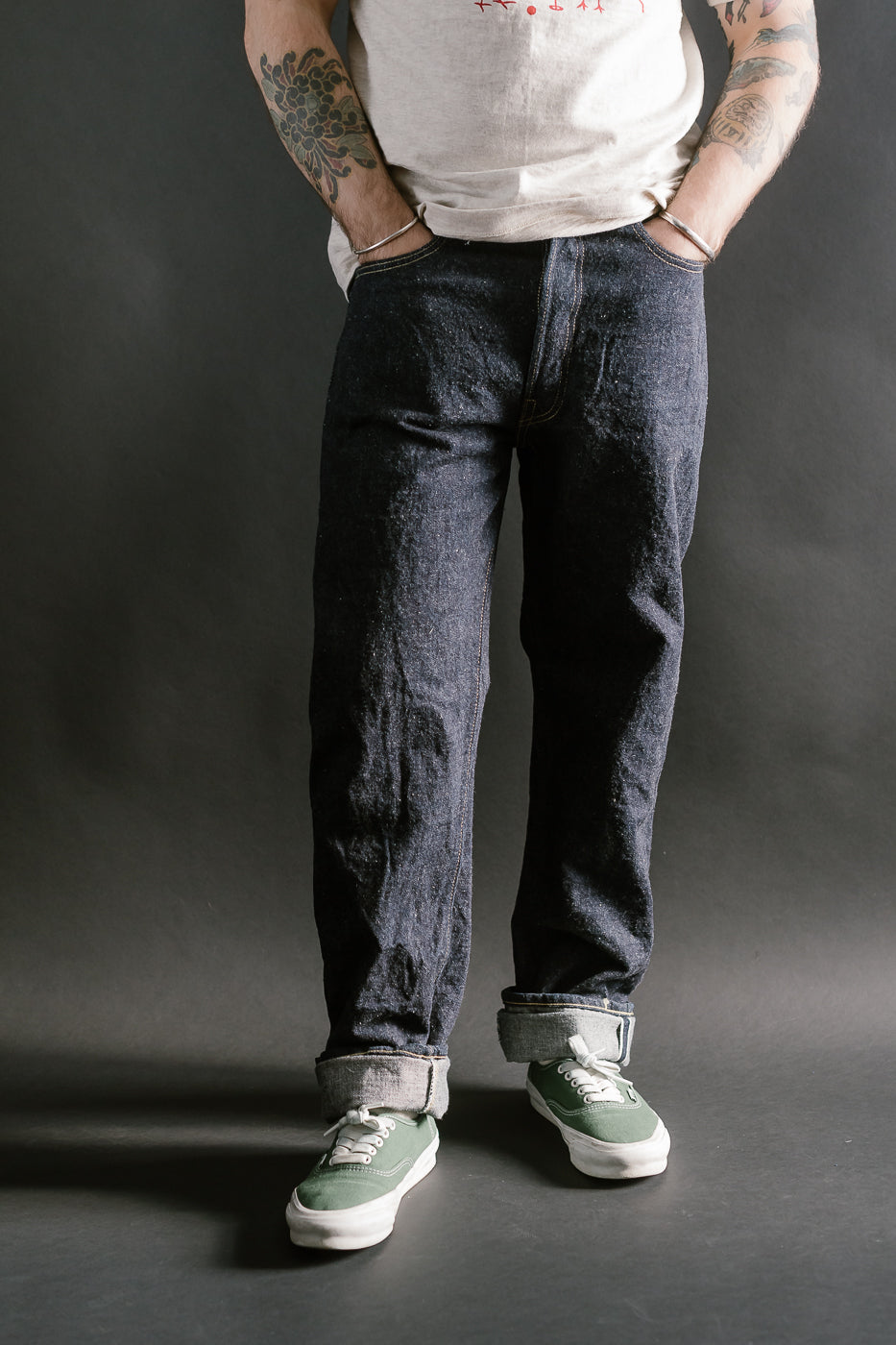 Lot DDS1003XX - 14.5oz 1944 New Model One-Wash Selvedge Denim - Indigo 12 Lot DDS1003XX - 14.5oz 1944 New Model One-Wash Selvedge Denim - Indigo