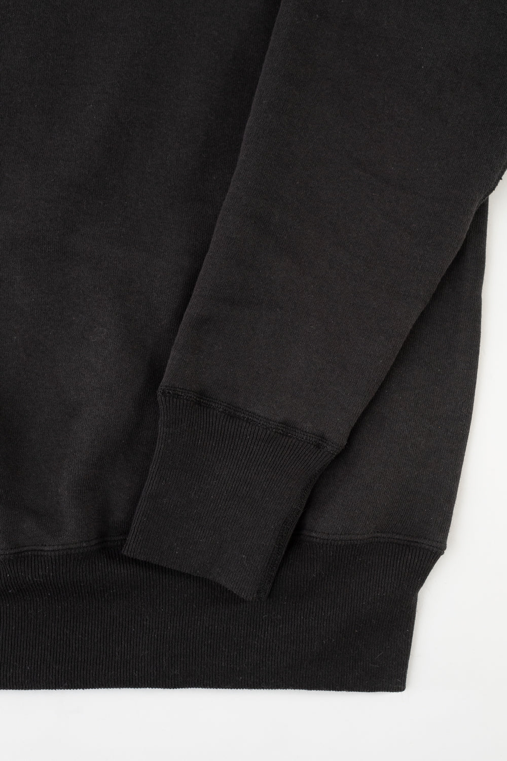 Lot 409 - Plain Crewneck Sweatshirt - Black 3 Lot 409 - Plain Crewneck Sweatshirt - Black